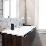 - Lorca House * Κάρπι